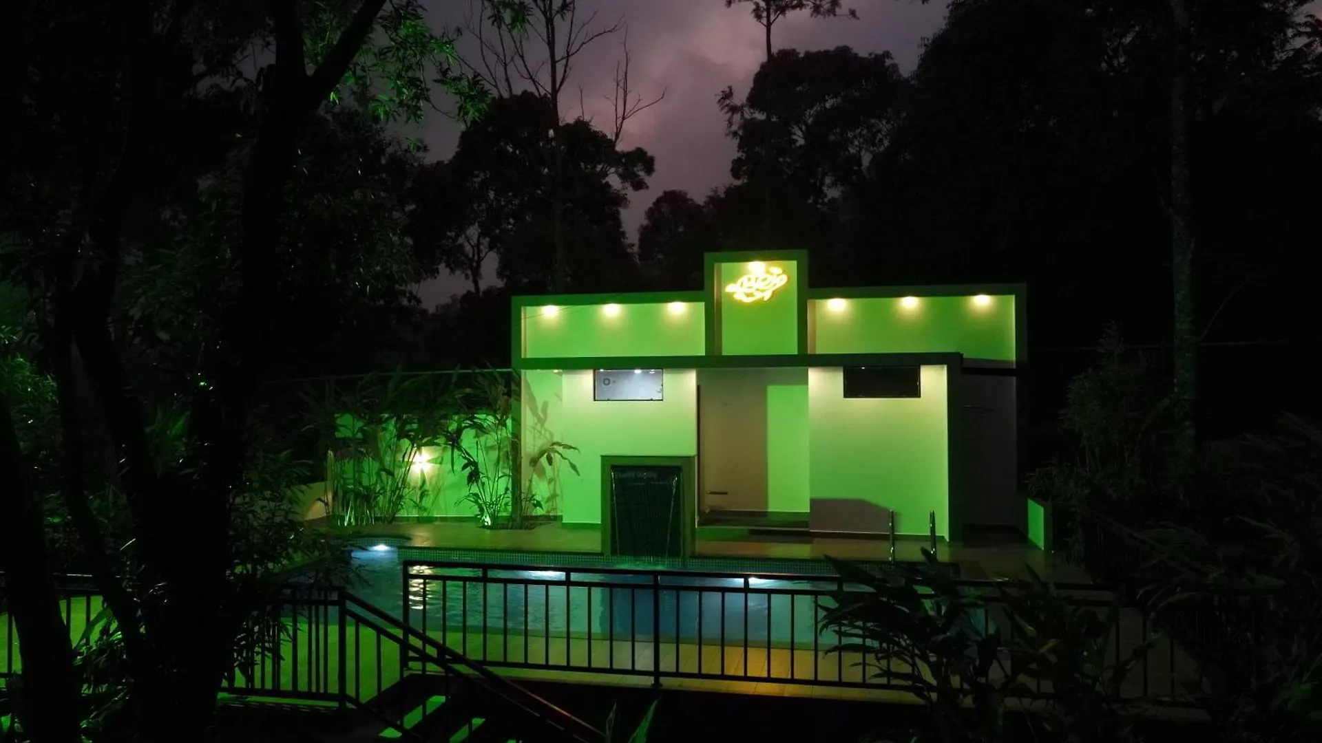 Elam Villa Pirmed Apartment